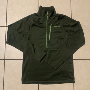 Patagonia Men's Small Green Quarter Zip Hiking Jacket